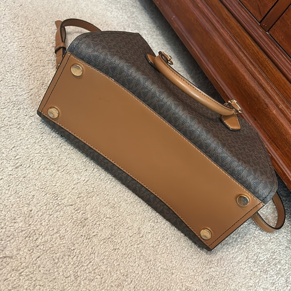 Michael Kors Marilyn Medium Logo Satchel - Picture 5 of 7